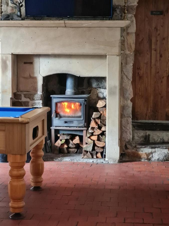 Peak District, The Greyhound Inn, Warslow Circa 1750 외부 사진