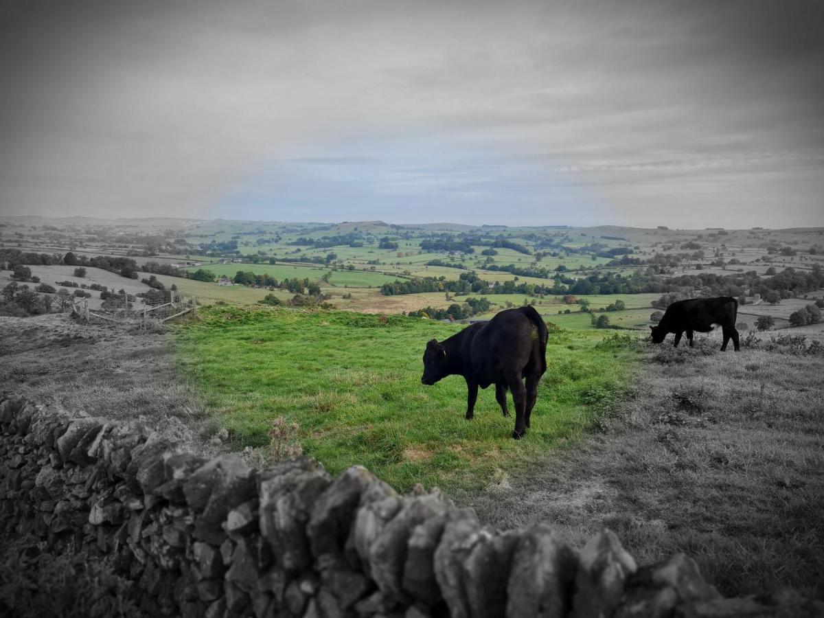 Peak District, The Greyhound Inn, Warslow Circa 1750 외부 사진